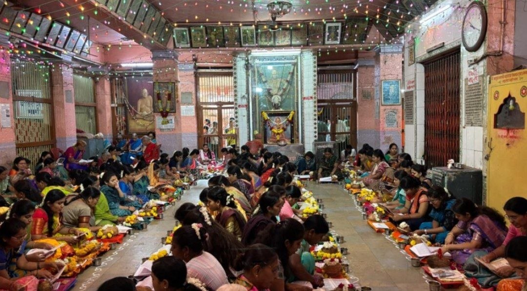 अक्कलकोट श्री. वटवृक्ष स्वामी मंदिरात श्री. गुरूलिलामृत पोथीच्या पारायण सेवेस प्रारंभ