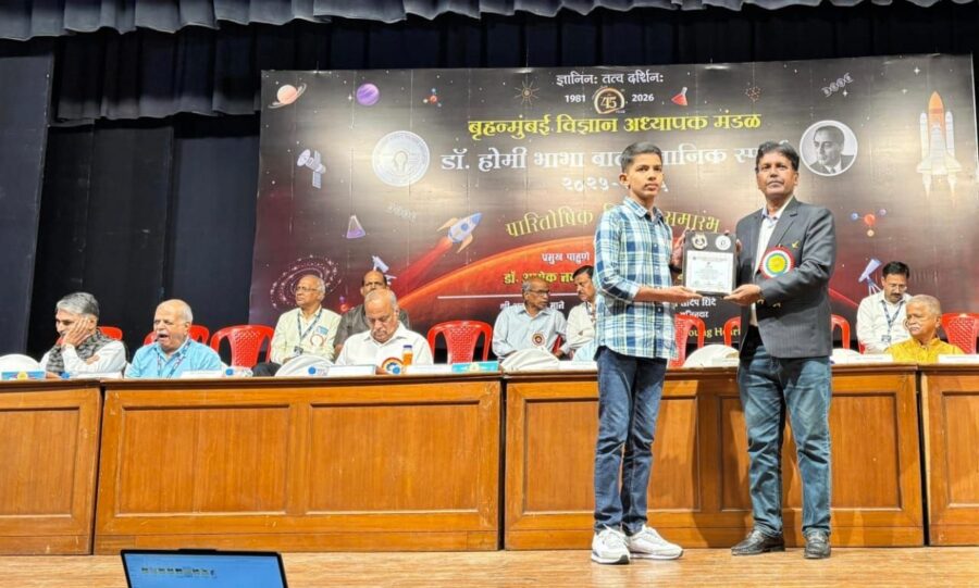 डॉ. होमी भाभा बाल वैज्ञानिक स्पर्धा परीक्षेमध्ये कळसुली हायस्कूलच्या कु. अश्मित मुळीक याला सिल्वर मेडल