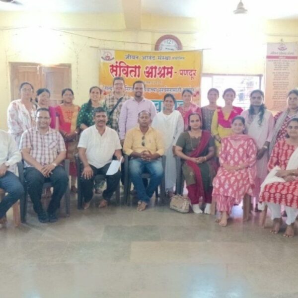 देवगड अध्यापक महाविद्यालयाकडून संविता आश्रमास मदत