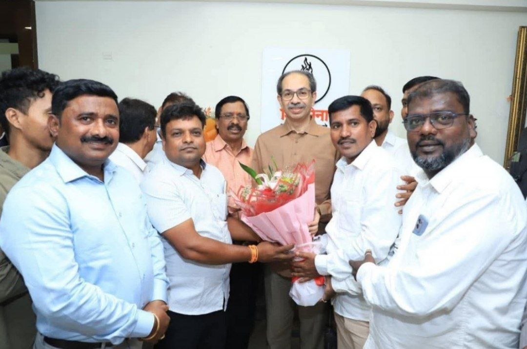 मातोश्रीवर उद्धव ठाकरेंनी संजय गवस यांनी घेतली सदिच्छा भेट !