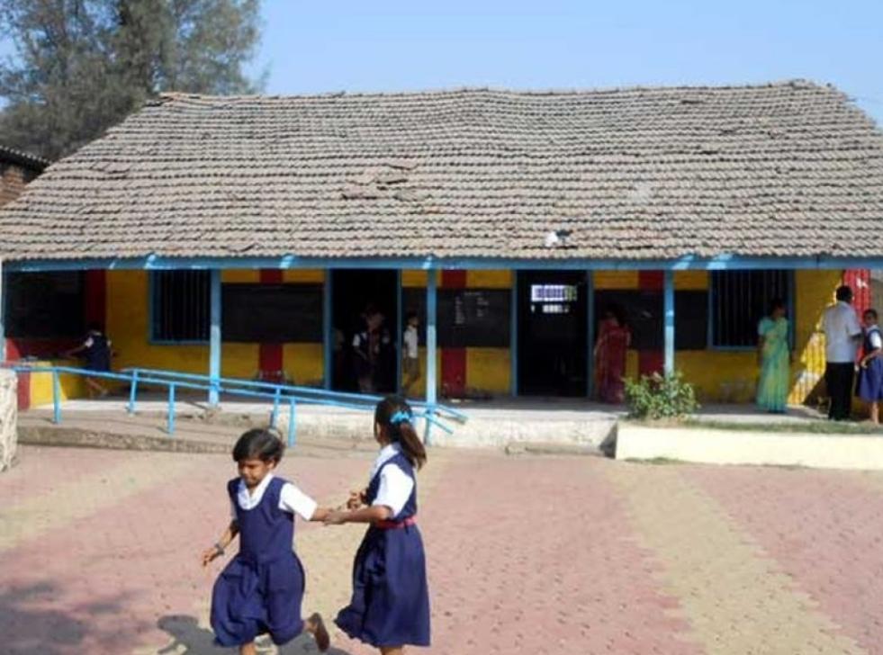 जिल्ह्यातील शाळांचं वेळापत्रक बदललं पहाटेच वाजणार घंटा